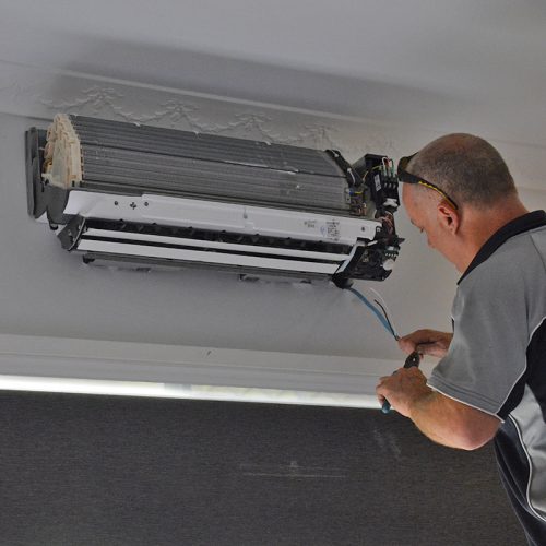 Freshwater air-conditioning installation